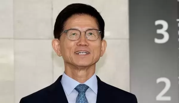 나이 많아... 73세 대권후보 김문수, 한번에 턱걸이 OO개 하며 반박 (영상)