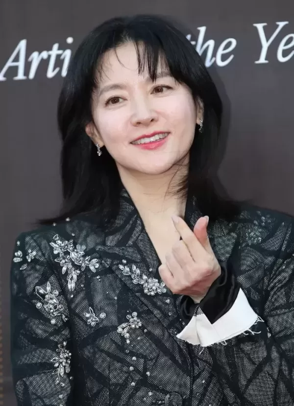 이영애, 32년 만에 연극 무대 복귀... 헤다 가블러 출연 확정