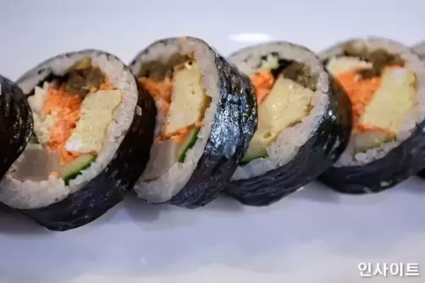 김밥집에서 상차림비 1천원 따로 받는데, 이거 너무한 거 아닌가요?
