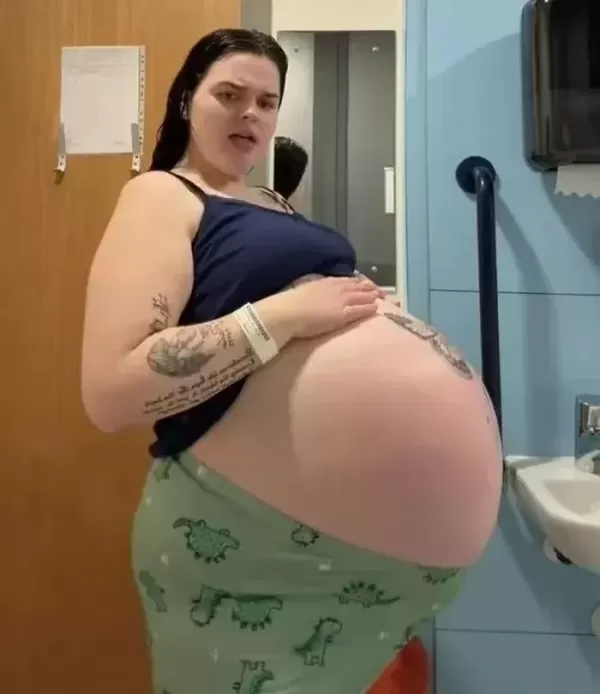 뱃속에 도대체 몇 명 들어가 있냐... 엄청나게 부푼 배 공개한 임신부