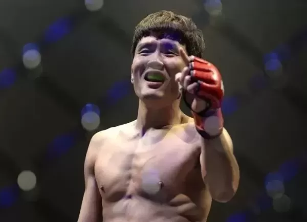 드디어 성사된 윤형빈vs밴쯔 격투기 대결... 유튜브 채널 삭제빵 걸었다