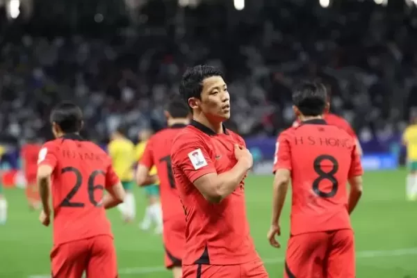 황희찬, 강력하지 않다는 평가 받아... EPL 최악의 선수 9위
