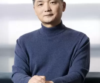카카오 김범수, 개인 누적 기부액 1천억원 넘겨... 재산 절반 환원 약속 지켰다