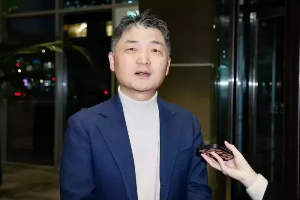 카카오 김범수, 개인 누적 기부액 1천억원 넘겨... 재산 절반 환원 약속 지켰다