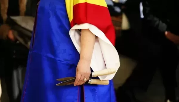 엄마, 여친 신내림 비용 5000만원만... 몰래 혼인신고한 아들의 황당 요구
