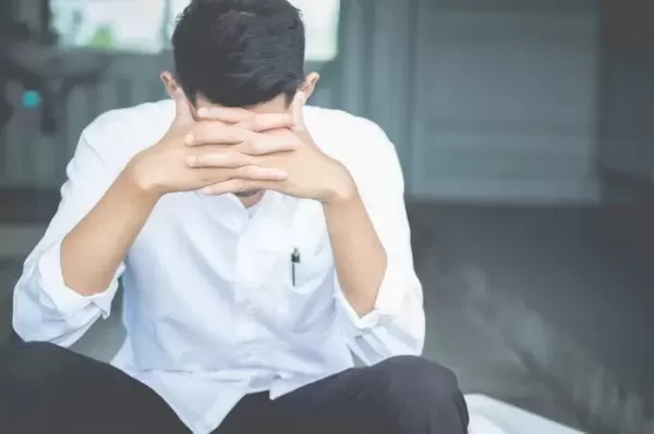 절친한 형의 아내, 결혼전 딴남자와 5년 동안 사실혼 관계였는데... 말해야 할까요?