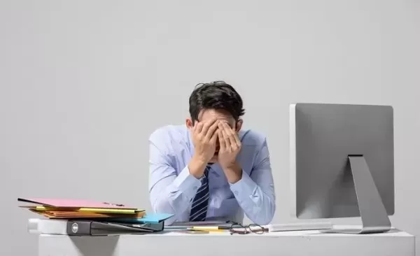 급한 일 있어? 나 쉴래... 연차내면 태클걸고 샌드위치 휴일 독차지하는 부장