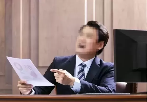 급한 일 있어? 나 쉴래... 연차내면 태클걸고 샌드위치 휴일 독차지하는 부장