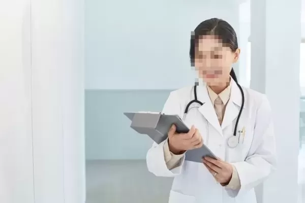 1살 아기에게 성인용 감기약 먹여 퇴원 늦춘 엄마... 독박육아 지쳐