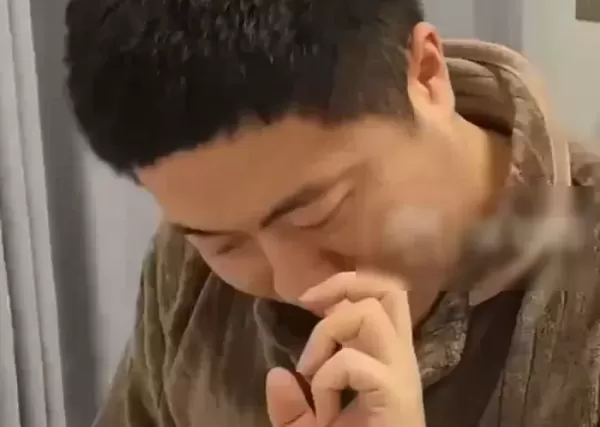 손가락으로 격하게 코 파다 동맥 파열돼 응급 수술받은 남성
