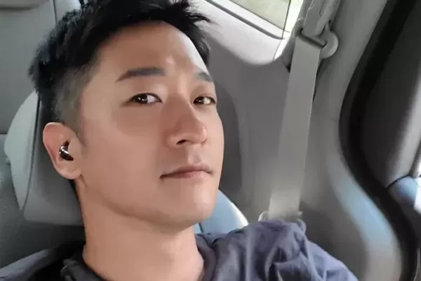 알렉스, 뒤늦게 파경 알려져... 9살 연하 아내와 협의이혼