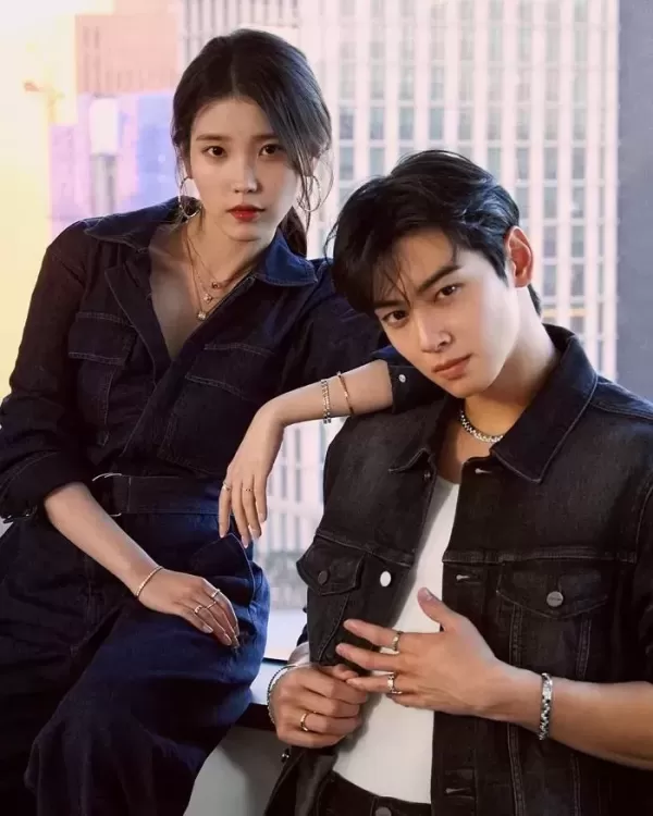 아이유♥차은우, 설레는 조합... 화보 찍으랬더니 청춘멜로 케미 보여줘