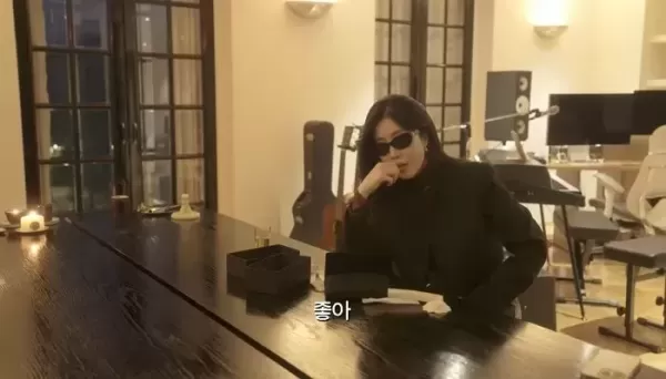 65억 건물주 강민경, 현금박치기로 샤넬 명품백 사서 이해리에 선물