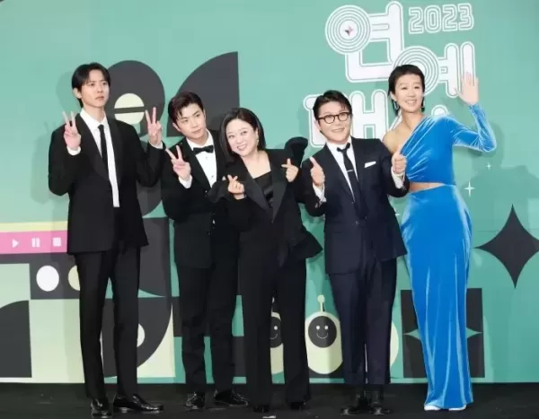 시청률 때문에 KBS가 폐지한 홍김동전, 넷플릭스서 도라이버로 부활해 1위 올랐다