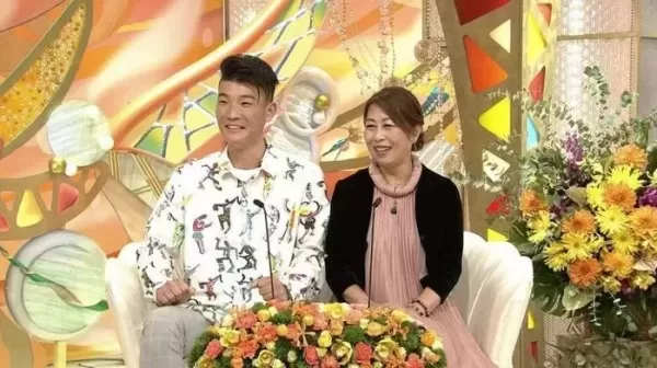 참관수업 온 초교 동창 엄마에게 반했다... 21세 나이차 극복하고 결혼해 매일 부부관계