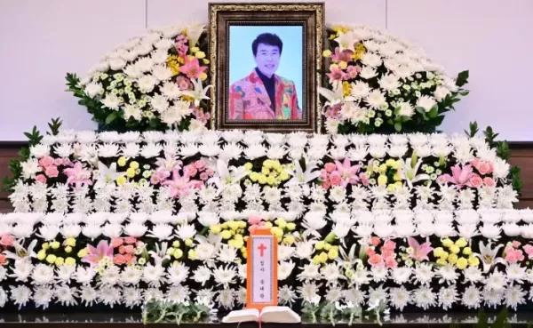 故송대관의 마지막 전국노래자랑 무대 공개돼... 기립 박수 받으며 마무리