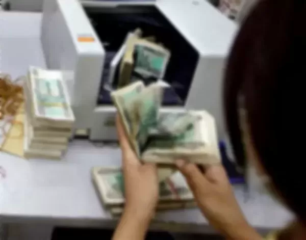 제 통장에 11경 8503조원이 들어왔습니다... 역대급 실수 저지른 은행원