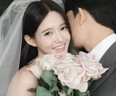 남보라, 예비신랑 함께 찍은 웨딩 사진 공개... 5월의 신부 된다