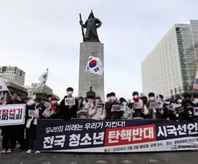 尹대통령님, 이제는 10대가 지키겠다... 청소년 80명 탄핵반대 시국선언