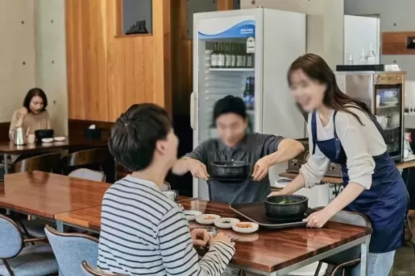 식당서 먹튀하고 한 달 뒤 다시 온 손님... 전에 왔었냐는 사장님 물음에 내놓은 변명