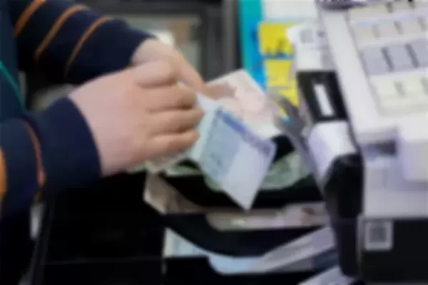 편의점 취업 이틀만에 돈 훔쳐 달아난 알바생... 다른 편의점서 범행 이어가다 붙잡혔다