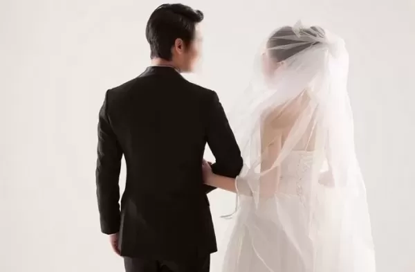 집 가난하다며 엄마·아빠 불러놓고 비혼 선언한 31살 누나... 온라인 달군 글