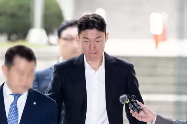 황의조 불법 촬영 피해자, 2차 피해 고통 호소... 돈 뜯어먹으려는 꽃뱀 프레임