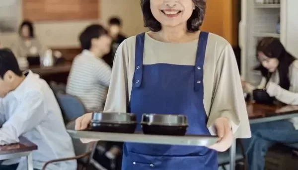 치매 엄마 모시겠다는 누나, 요즘 같이 은행 다니던데... 재산 보호할 방법 있을까요?