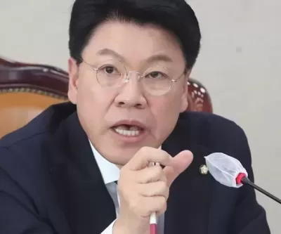 성폭행 혐의로 피소된 장제원, 이런 결정 내렸다