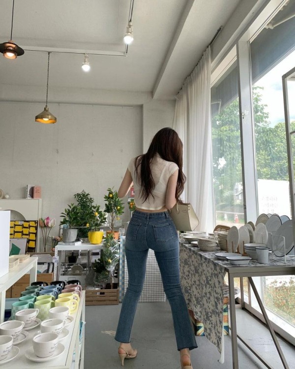 청바지 몸매가 이렇게 섹시할 수 가~