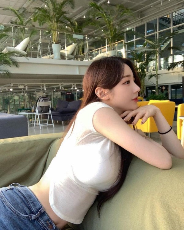 청바지 몸매가 이렇게 섹시할 수 가~
