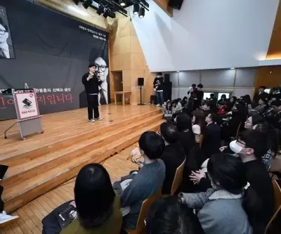 2030에 매력 어필하려는 한동훈... 홍대입구서 북콘서트, 신촌서 닭갈비 먹방