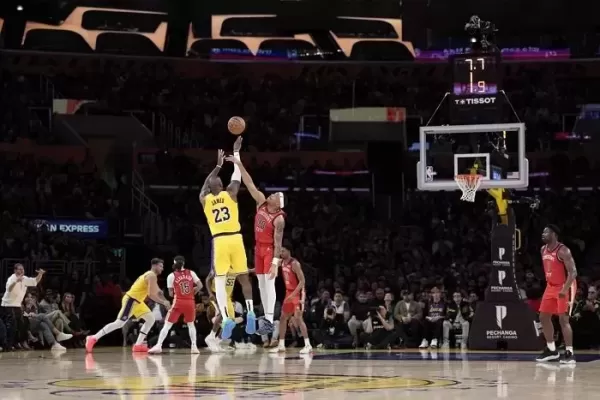 리빙 레전드 르브론 제임스, 5만점 득점 달성... NBA 새 역사 썼다