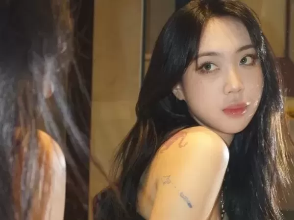 못 움직일 정도로 아프다... 씻다가 허리 삐끗한 이영지, 팬들에게 긴급 SOS 요청했다