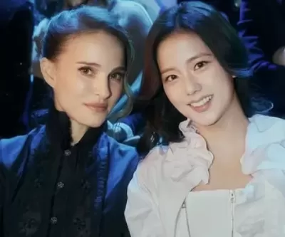 디올 패션쇼 간 블랙핑크 지수, 나탈리 포트만과 러블리한 투샷 공개했다