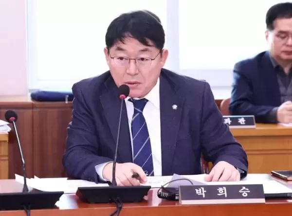 10대 남성 HPV 백신 접종 지원 추진한다