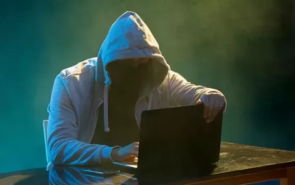 온라인서 만난 남자에게 5억 8천 쓴 홀어머니... 사기꾼인 거 알면서도 사랑한답니다