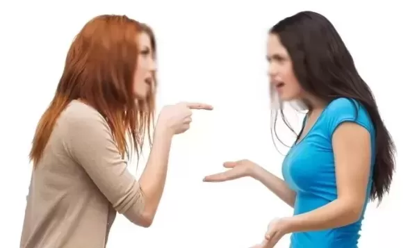 입술 보더니 너 성병이지? 몰아간 절친 손절했습니다