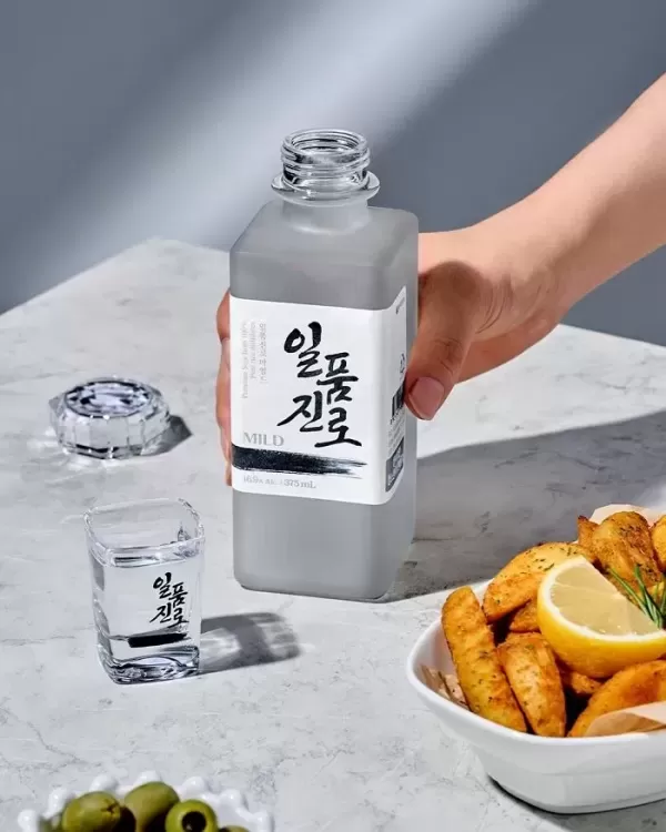 이효리가 선택한 16.9도 증류식 소주의 정체... 일품진로 마일드 출시