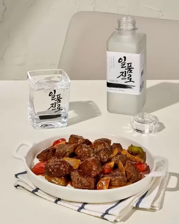 이효리가 선택한 16.9도 증류식 소주의 정체... 일품진로 마일드 출시