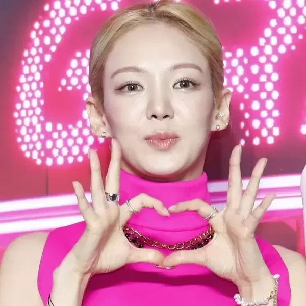 해외로 떠난 소녀시대 효연, 역대급 아찔 비키니 포착