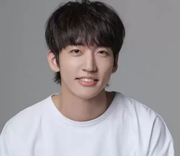 싱어게인 우승 이승윤, 품절남 된다... 직장인 여자친구와 9년 열애 끝에 결혼