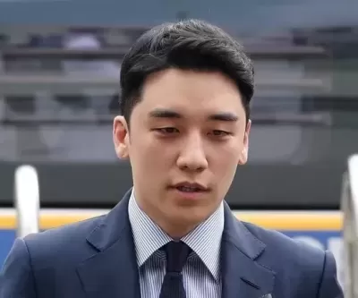 미모의 여성과 도둑처럼... 빅뱅 출신 승리, 서울 뼈해장국집 목격담 나왔다