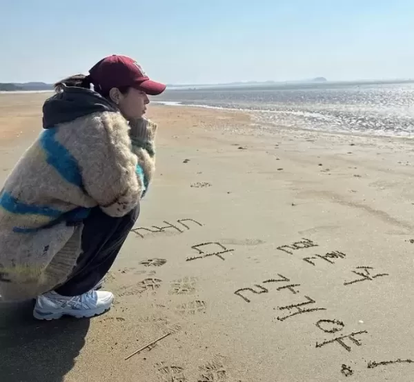 같은 날 결혼 김종민·에일리... 신지, 이런 결정 내렸다