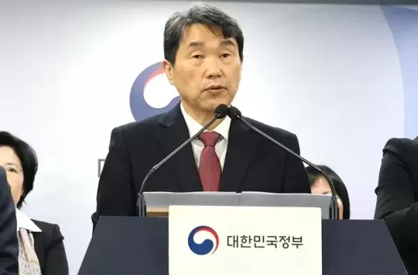 내년도 의대 정원 안 늘리겠다... 의정갈등 1년여 만에 백기 든 정부