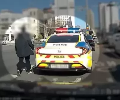 경찰차 창문 두드린 여성 남편이 숨을 못 쉬어요... 무슨 일이? (영상)