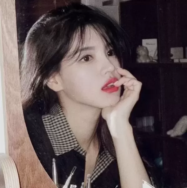 유병재의 그녀 이유정, 안유정으로 개명하고 배우 데뷔한다... 케이플러스와 전속계약