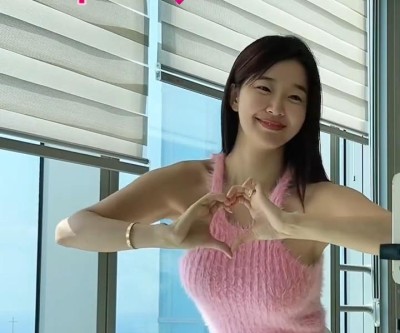 카메라 앞에서 춤추는 오또맘 숏 레깅스