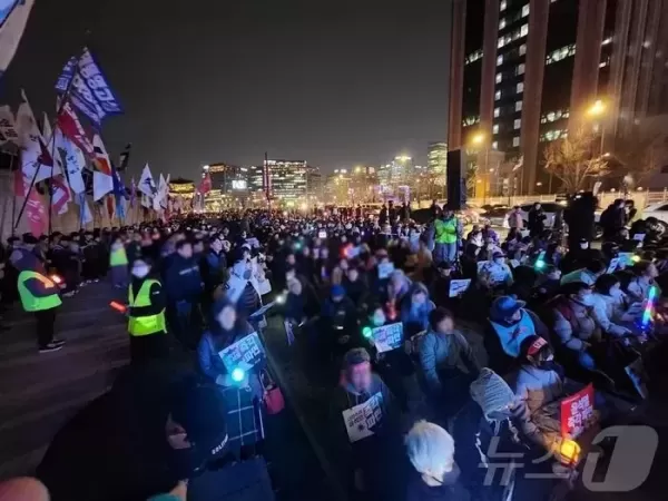 검찰 항고 안 하면 尹 석방... 즉시항고 vs 즉각 석방 집회 과열