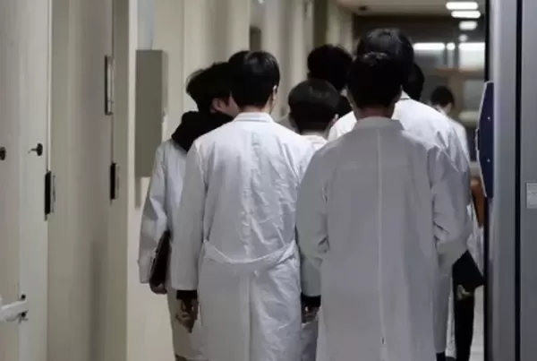 돈 없으면 죽는 게 당연... 휴학 중인 의대생이 수험생 커뮤니티에 남긴 글